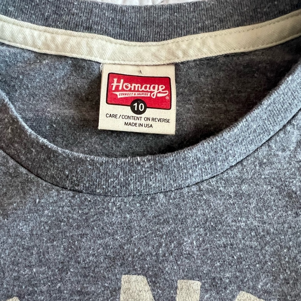 Homage Elf tee - Picture 2 of 2